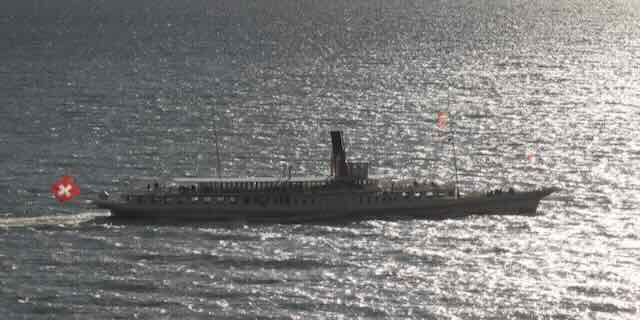 Tour du lac en limousine  ou en car